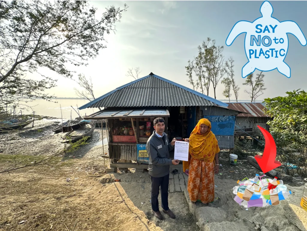 motivation-to-a-woman-shopkeeper-to-make-a-seperate-bin-for-plastic-wastes